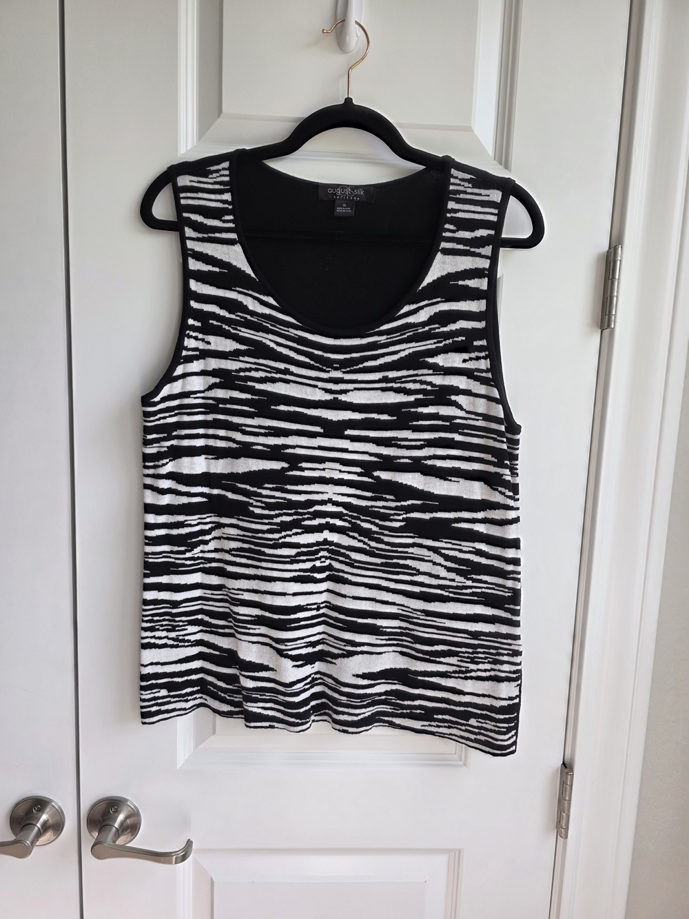 August Silk Heritage Women's XL Black White Abstract Zebra Knit Sleeveless Top